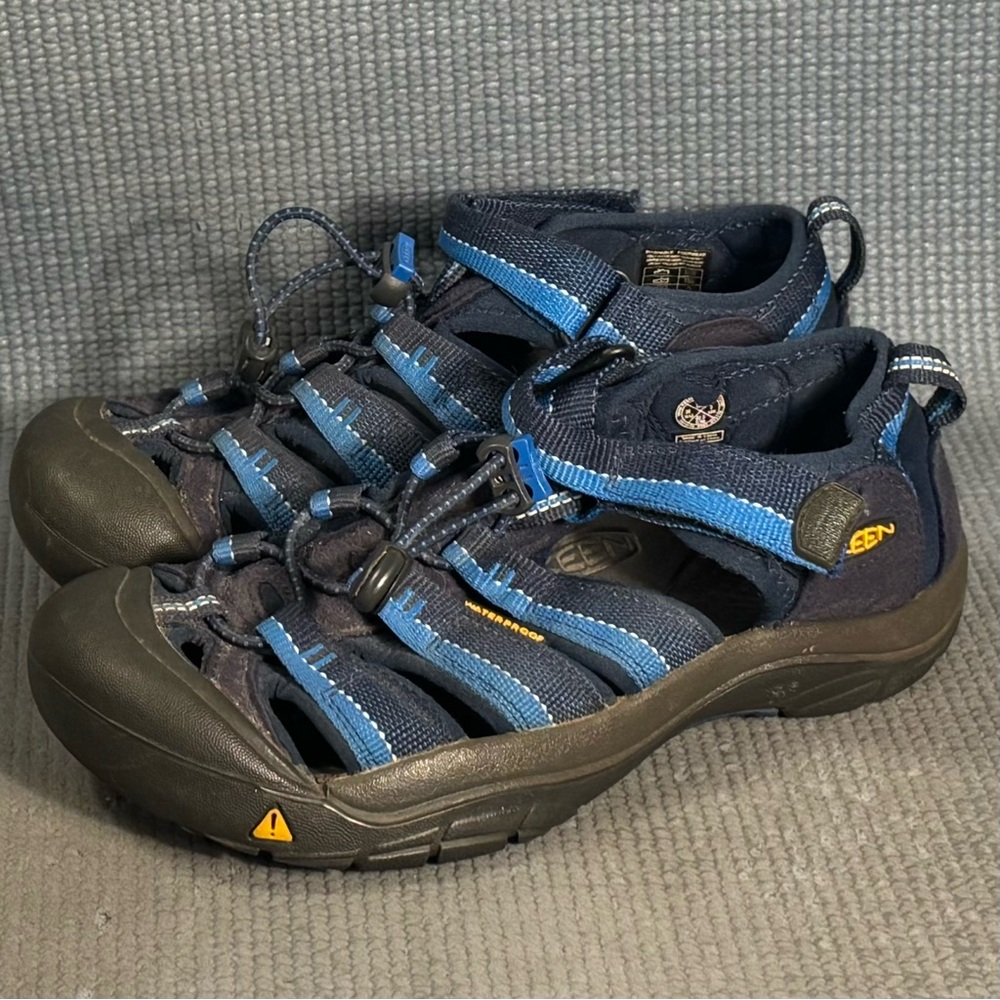 KEEN Newport H2 Blue Waterproof Sandals Big Kid Size 4Y